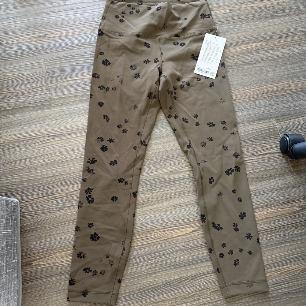 Lululemon Wunder Train HR Tight 25” – Size 8